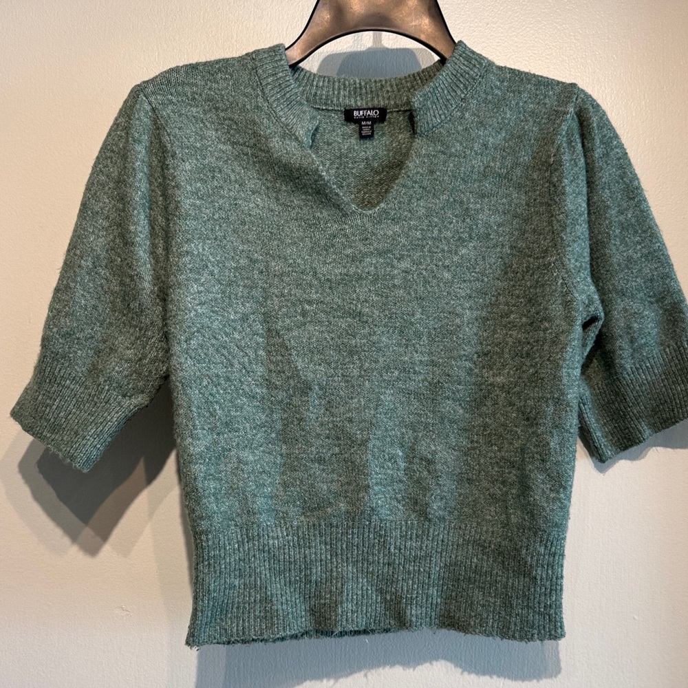 Green V-Neck Short Sleeve Sweater